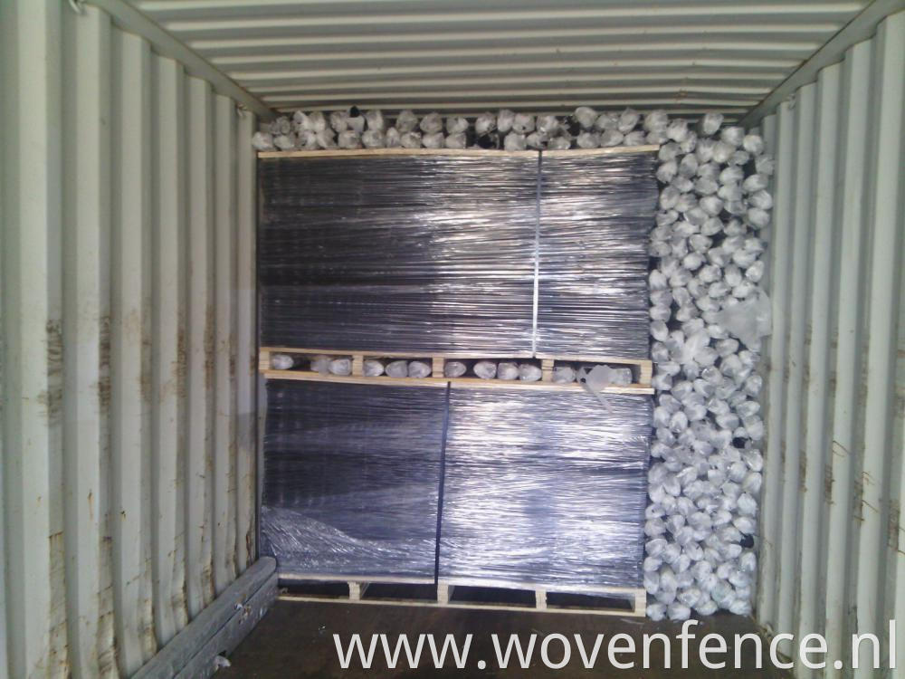 welded wire mesh fence loading